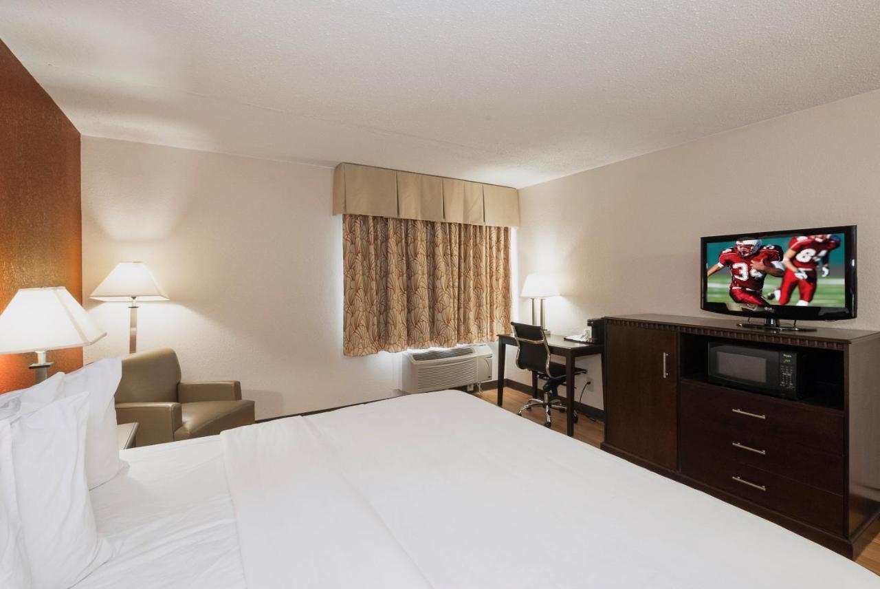 Red Roof Inn & Suites Mt Holly - Mcguire Afb Westampton Εξωτερικό φωτογραφία
