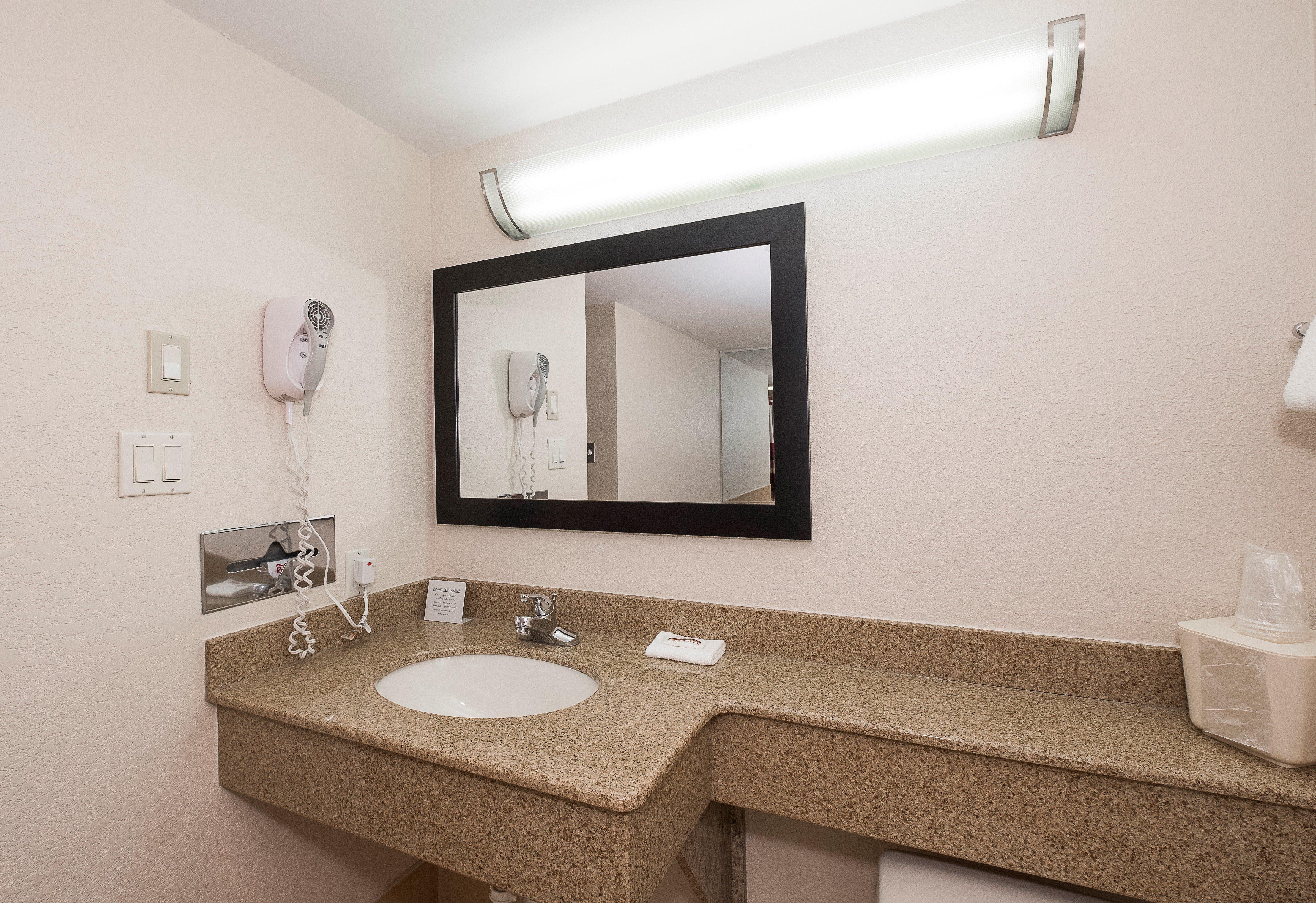 Red Roof Inn & Suites Mt Holly - Mcguire Afb Westampton Εξωτερικό φωτογραφία