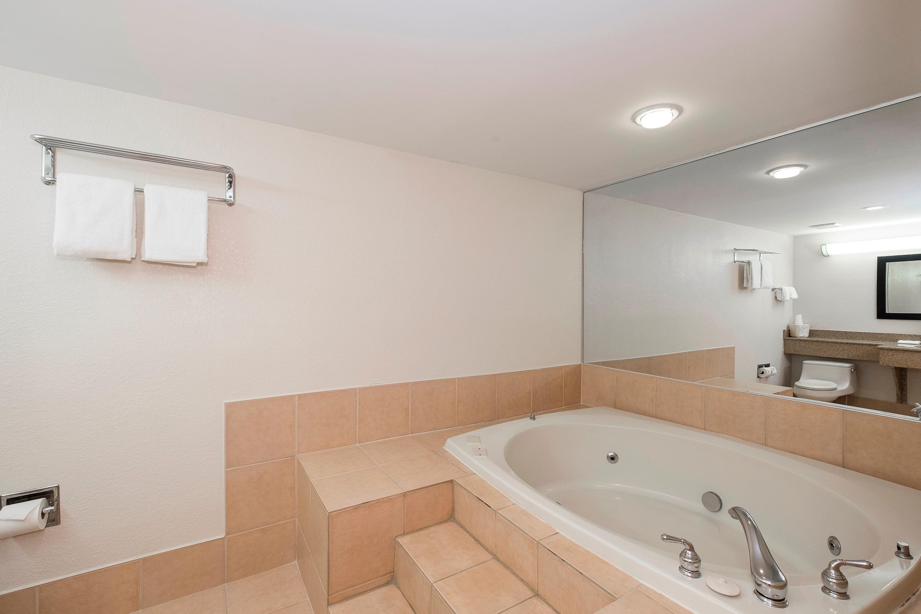 Red Roof Inn & Suites Mt Holly - Mcguire Afb Westampton Εξωτερικό φωτογραφία