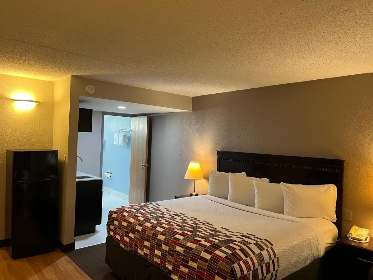 Red Roof Inn & Suites Mt Holly - Mcguire Afb Westampton Εξωτερικό φωτογραφία