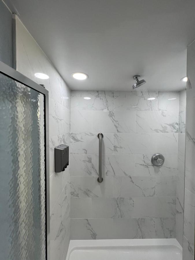 Red Roof Inn & Suites Mt Holly - Mcguire Afb Westampton Εξωτερικό φωτογραφία