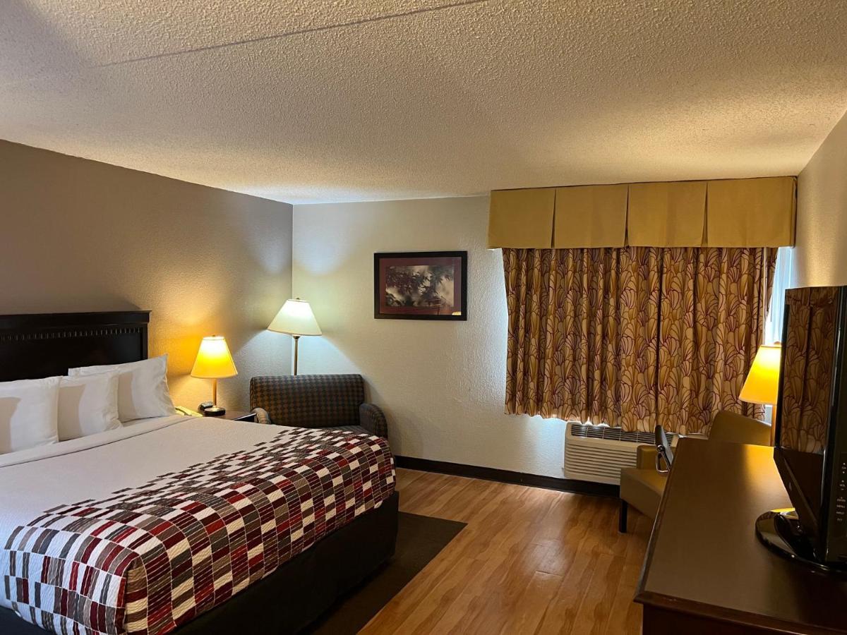 Red Roof Inn & Suites Mt Holly - Mcguire Afb Westampton Εξωτερικό φωτογραφία
