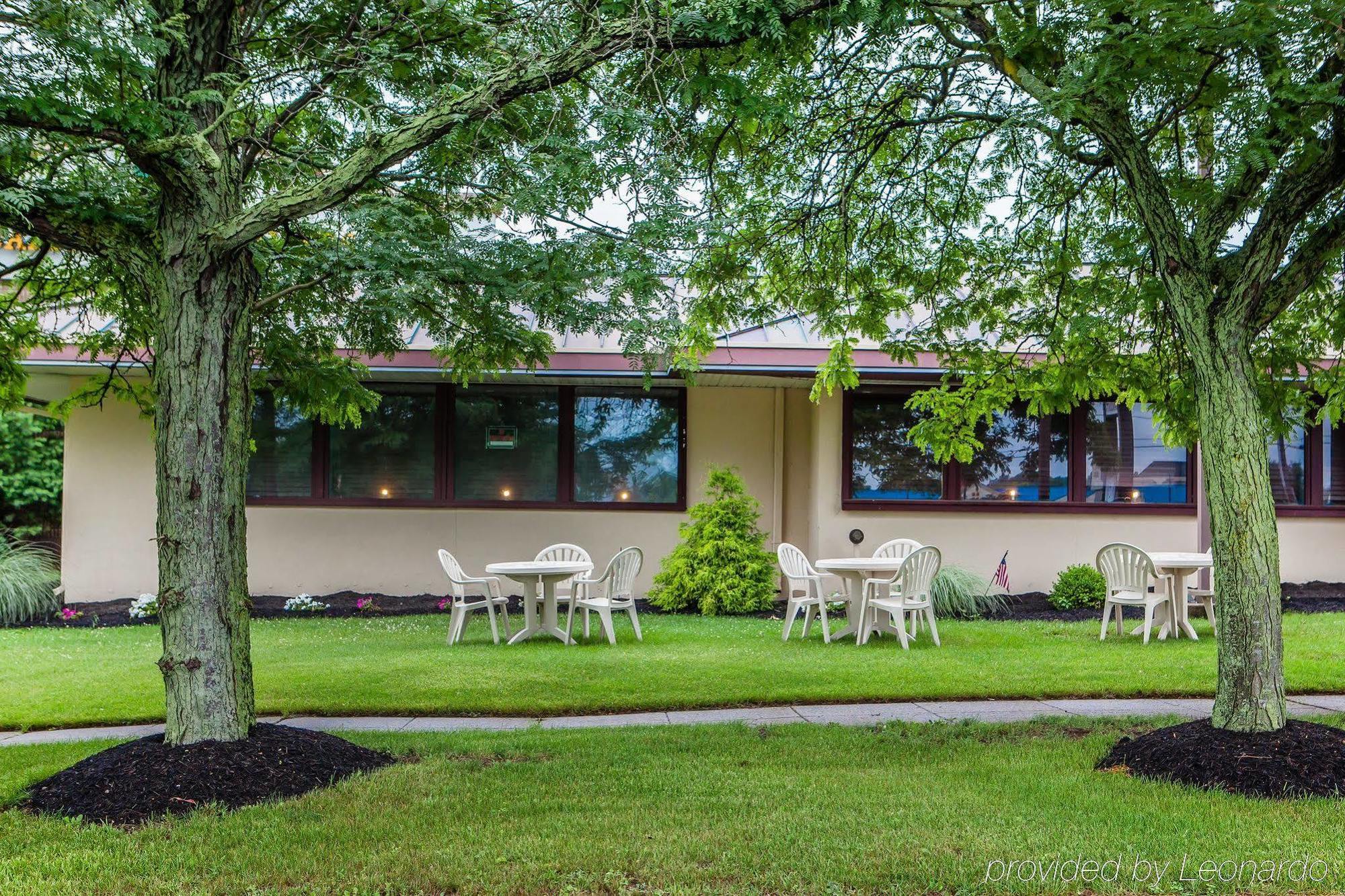 Red Roof Inn & Suites Mt Holly - Mcguire Afb Westampton Εξωτερικό φωτογραφία