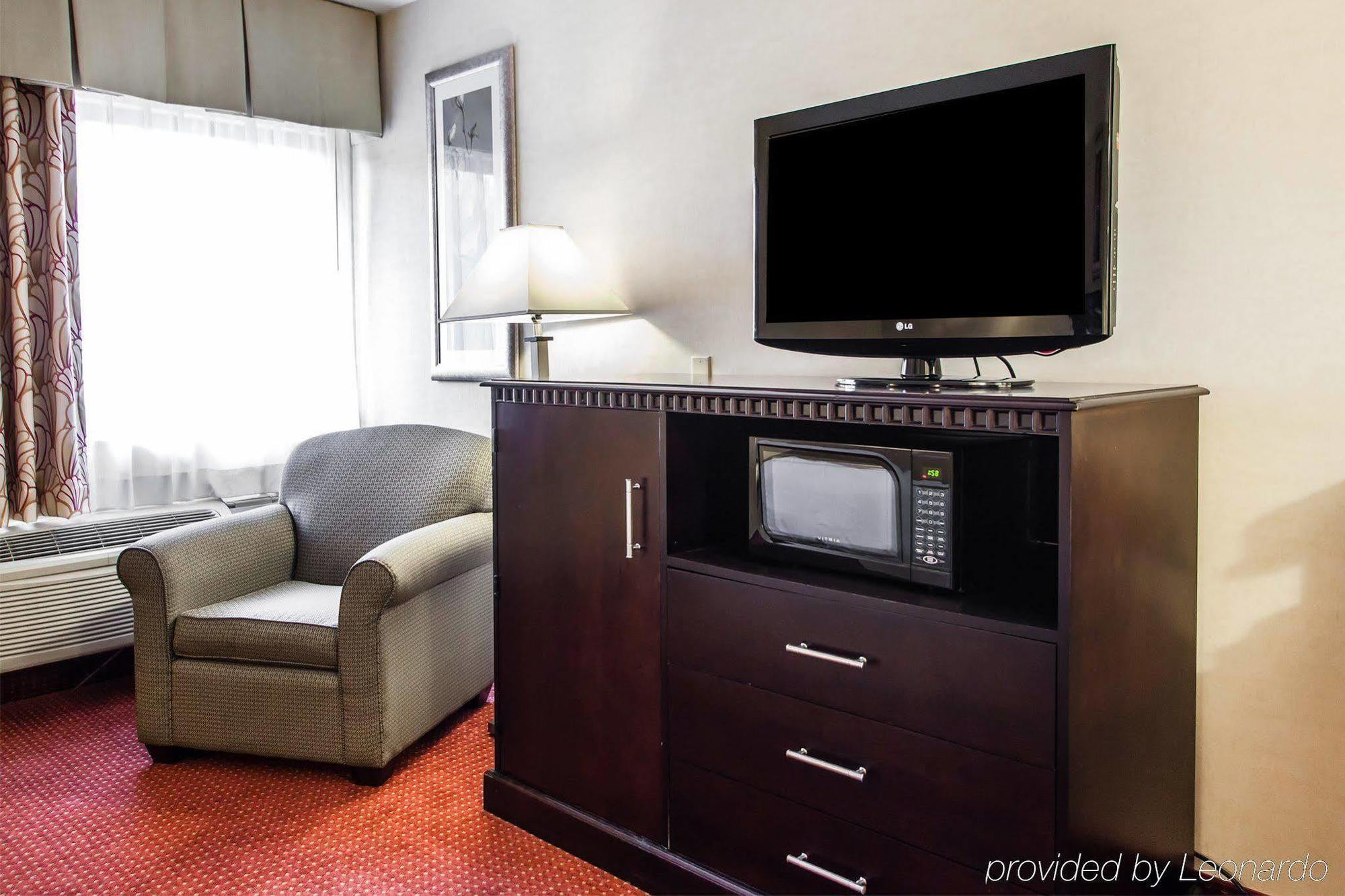 Red Roof Inn & Suites Mt Holly - Mcguire Afb Westampton Εξωτερικό φωτογραφία