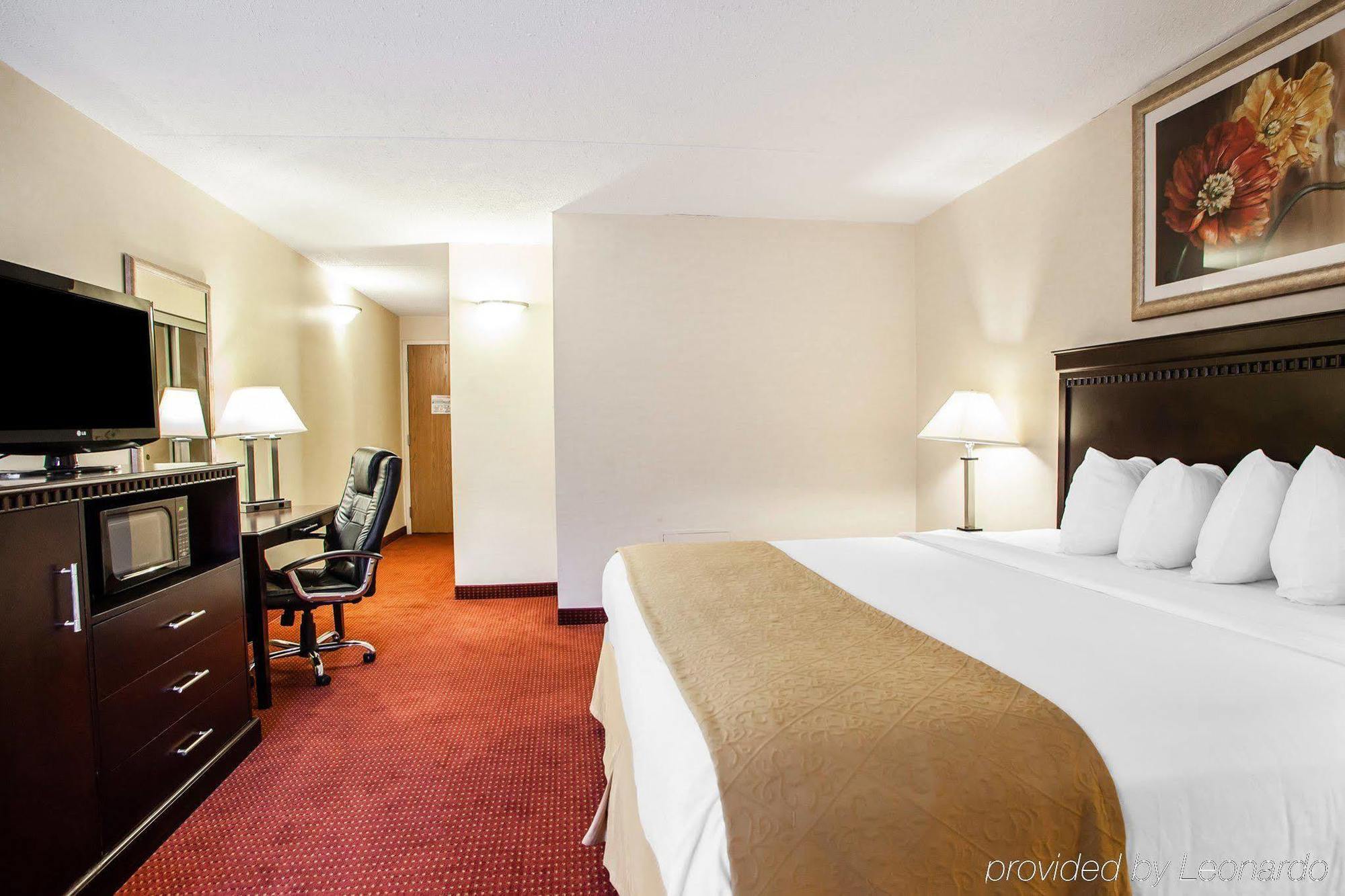 Red Roof Inn & Suites Mt Holly - Mcguire Afb Westampton Εξωτερικό φωτογραφία