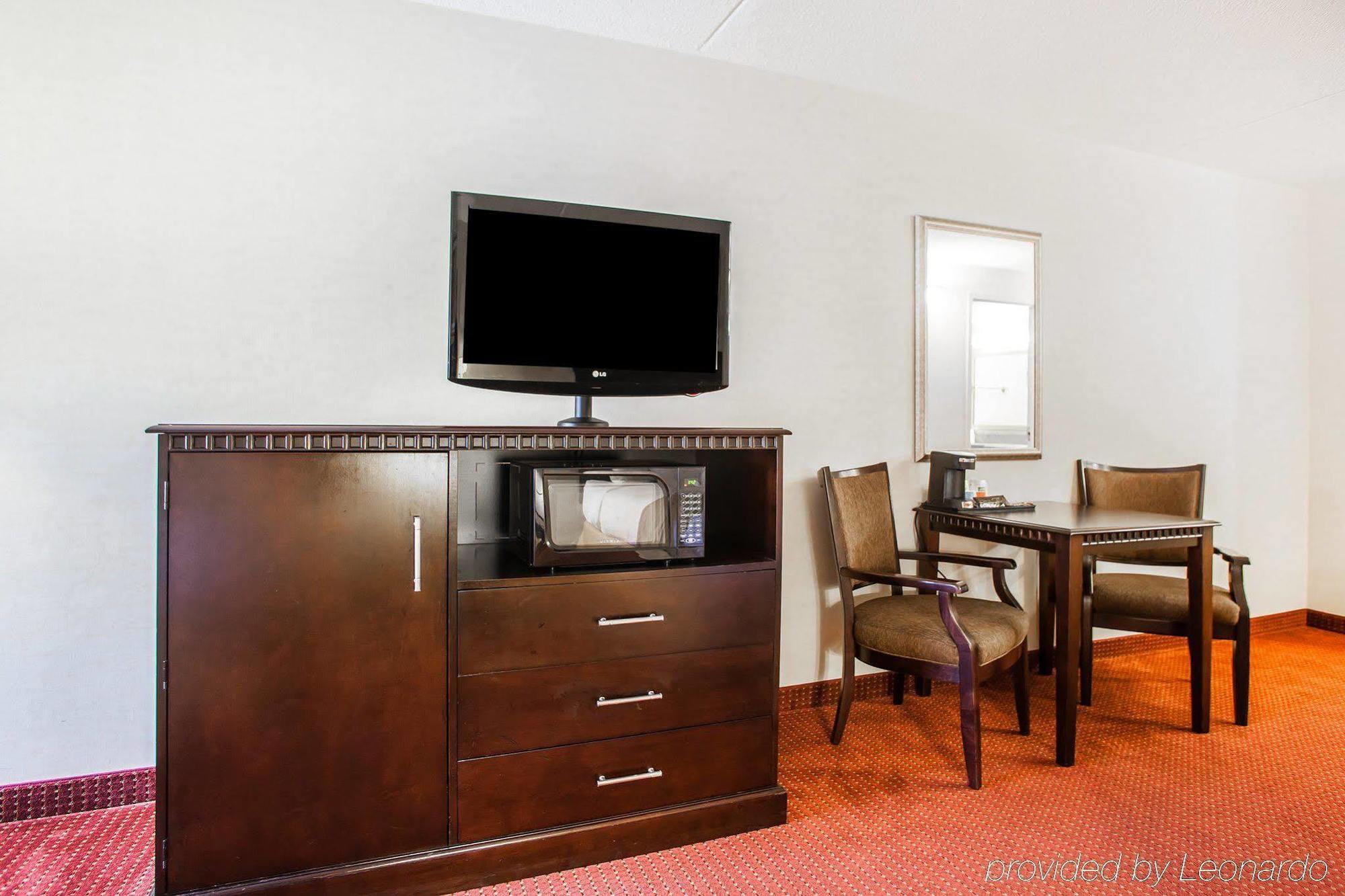 Red Roof Inn & Suites Mt Holly - Mcguire Afb Westampton Εξωτερικό φωτογραφία