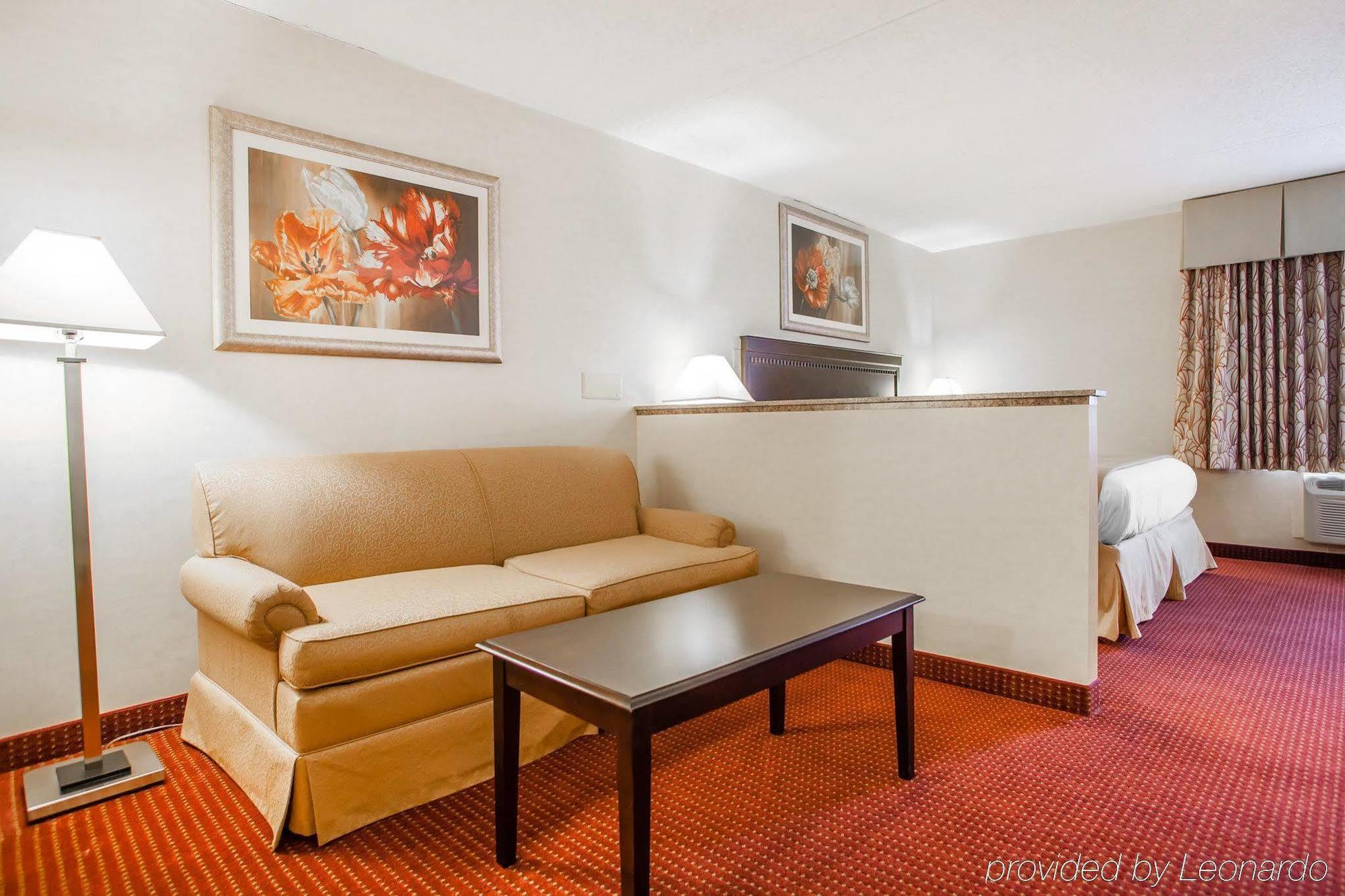 Red Roof Inn & Suites Mt Holly - Mcguire Afb Westampton Εξωτερικό φωτογραφία